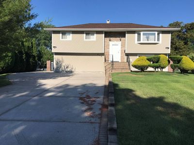 414 Freeman Ave, Brentwood, NY, 11717