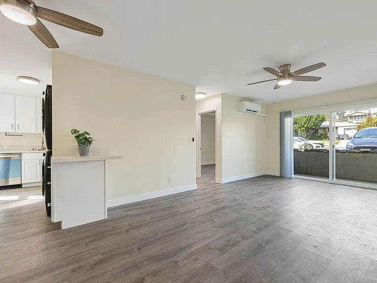 1707 Chalcedony St — Photo 5