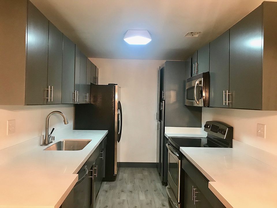 1st image of 5400 Newcastle Ave APT 8