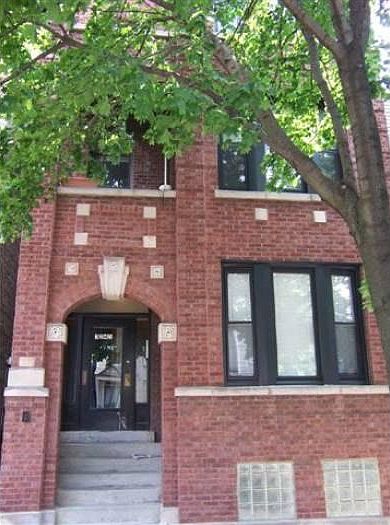 SMALL NEIGHBORHOOD BUILDING