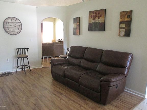 3rd image of 409 Chicopee Ct