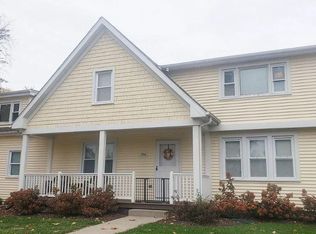 926 Madison Ave #1, Wauconda, IL