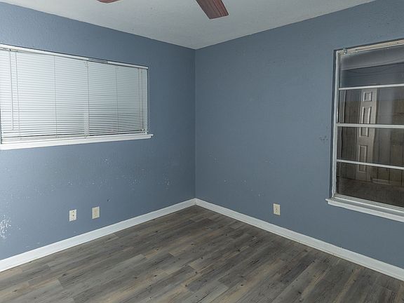 3rd image of 5805 Glen Arbor Dr