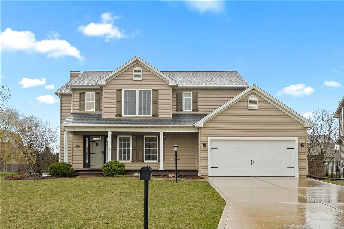808 Chickory Dr photo 1