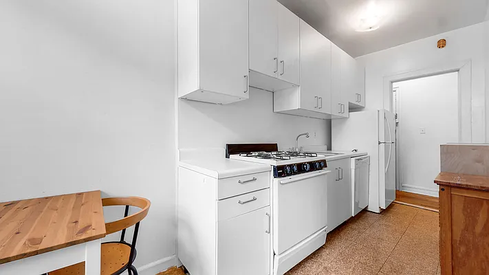 Rented by Bizzarro Agency | media 11