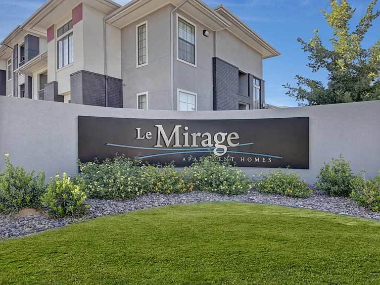 Le Mirage — Photo 20