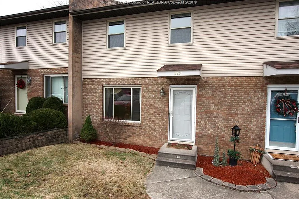 227 Walker Dr photo 1