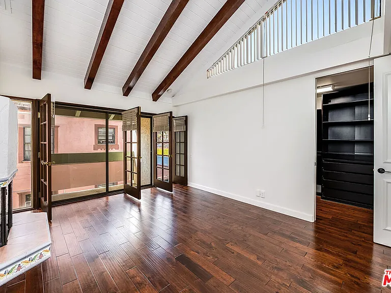 9507 W Olympic Blvd — Photo 20