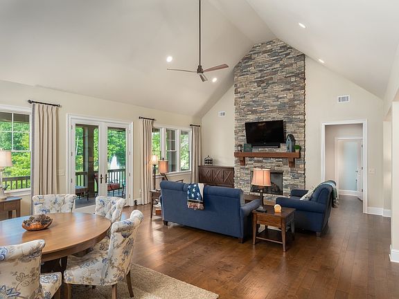 4th image of 1260 Long Cove Dr