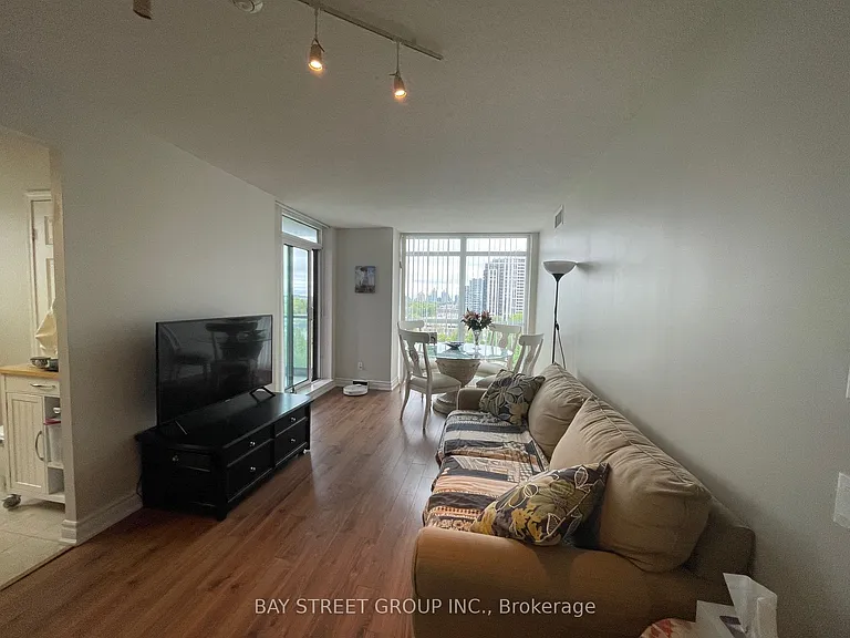 28 Harrison Garden Blvd #911 — Photo 5