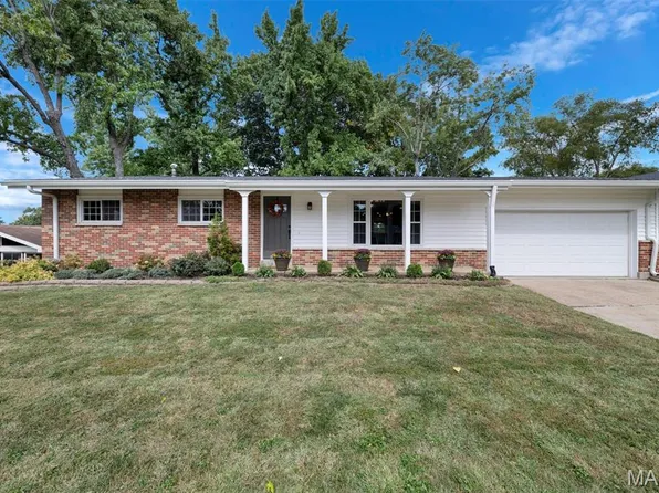 11145 Yellowstone Dr, Saint Louis, MO 63146