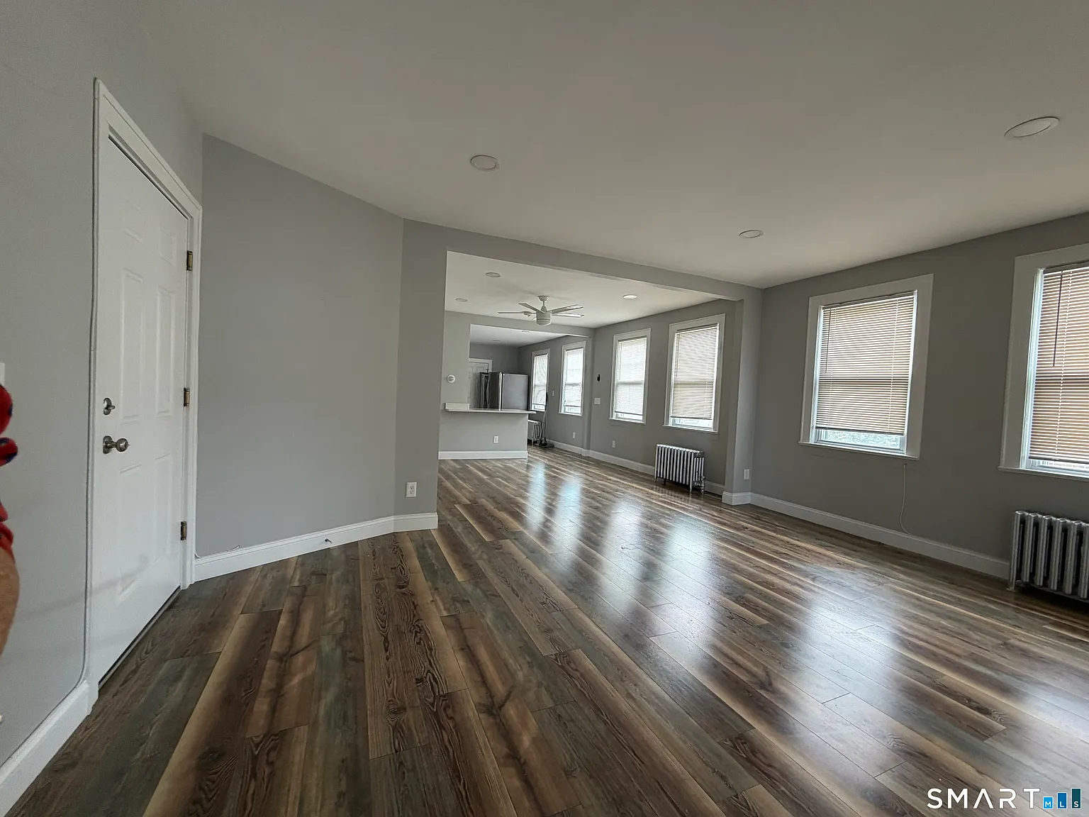 3 bed, 1.0 bath, 1700 sqft, $2,700 — Photo 2