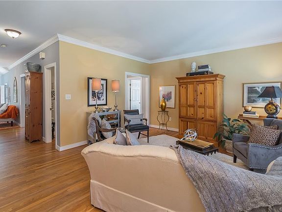 4th image of 3831 Brennen Robert Pl