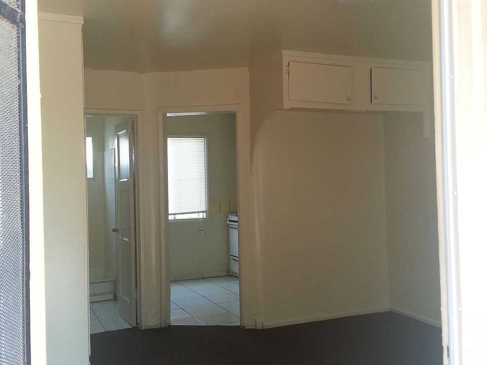 2nd image of 11425 S Figueroa St APT 2