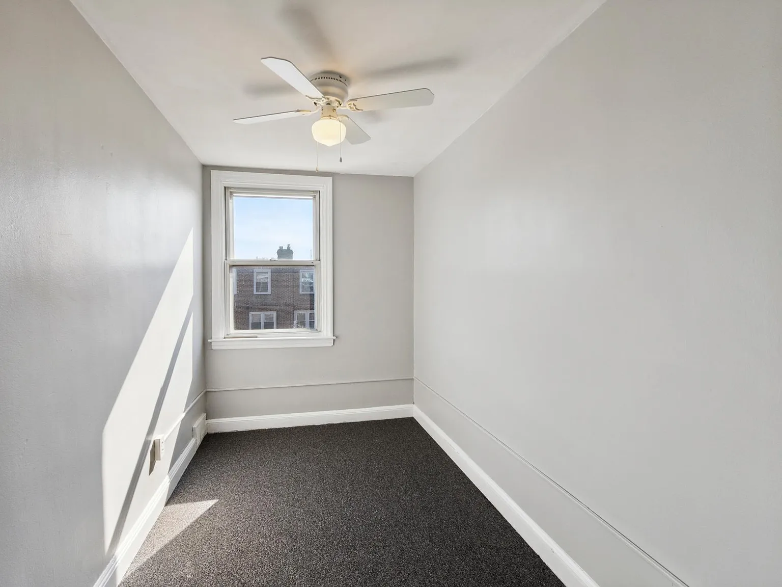 128 W Madison Ave — Photo 4