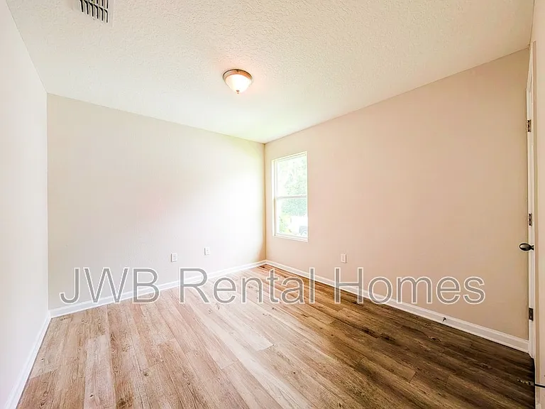 3126 Lowell Ave — Photo 7