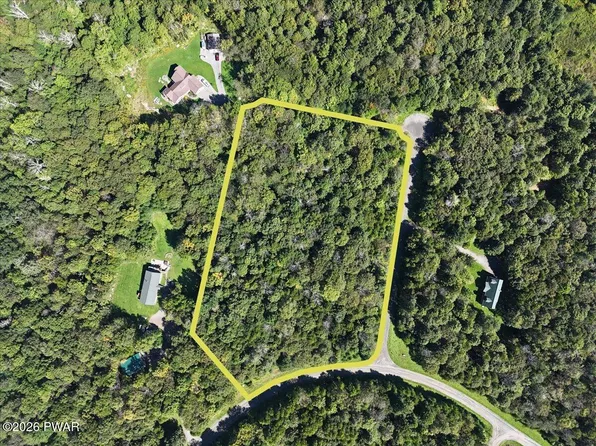 47 Briarwood Ln, Equinunk, PA 18417