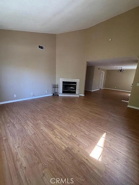 3 bed, 2.5 bath, 1955 sqft, $4,800 — Photo 4