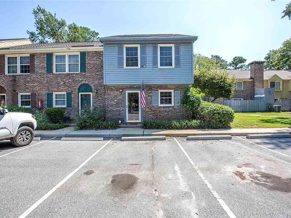 2nd image of 830 44th Ave N #D