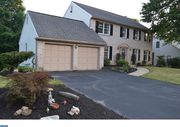 1st image of 216 Charleston Dr