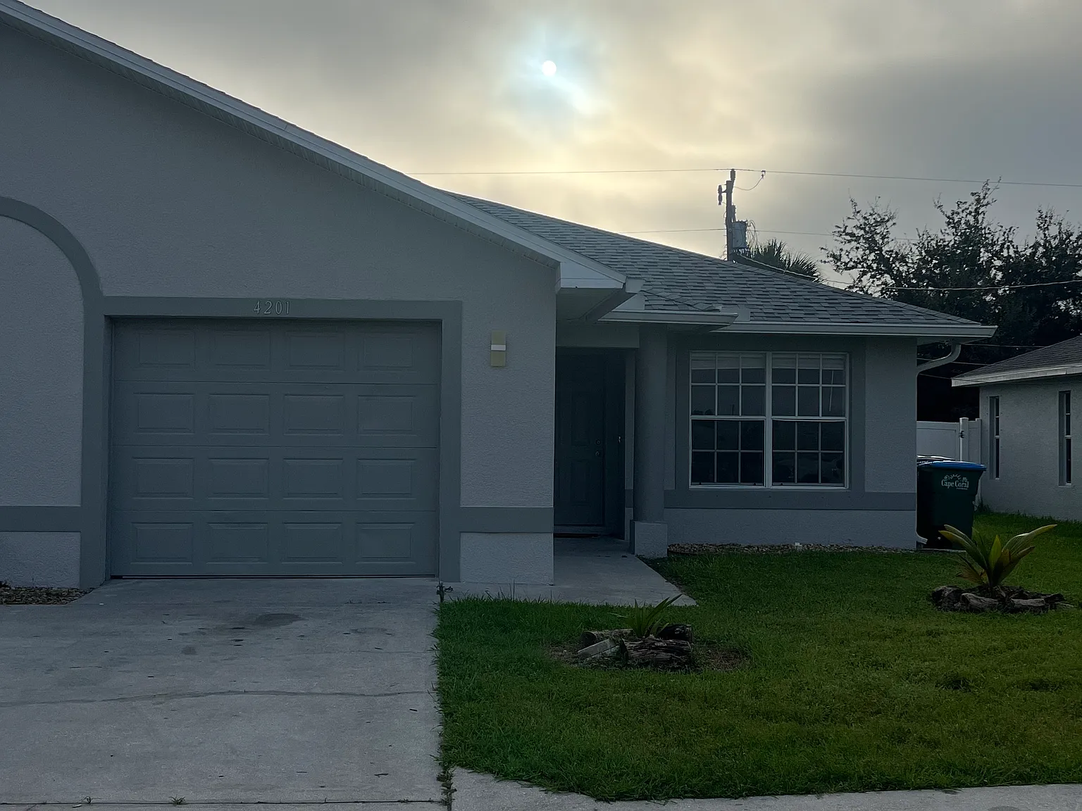 3 bed, 1208 sqft, $2,000 — Photo 2