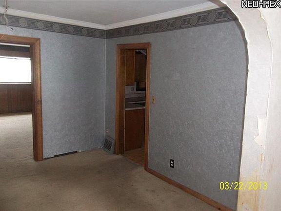 3rd image of 3776 Bridgeview Dr
