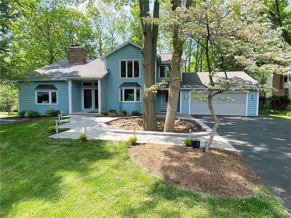 1st image of 22 Oak Meadow Trl