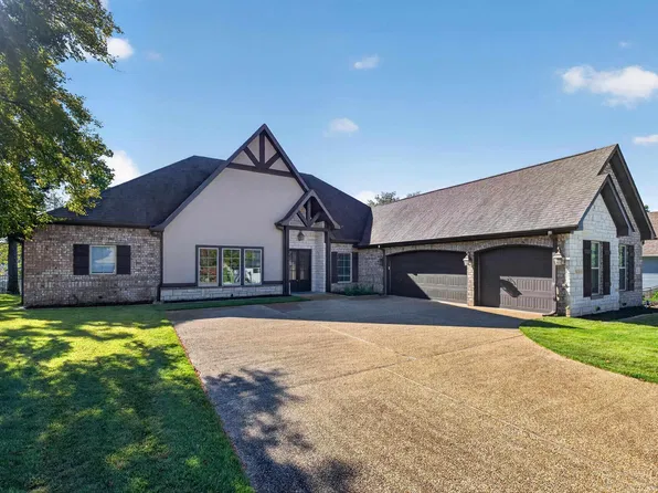 44 Linares Ln, Hot Springs Village, AR 71909