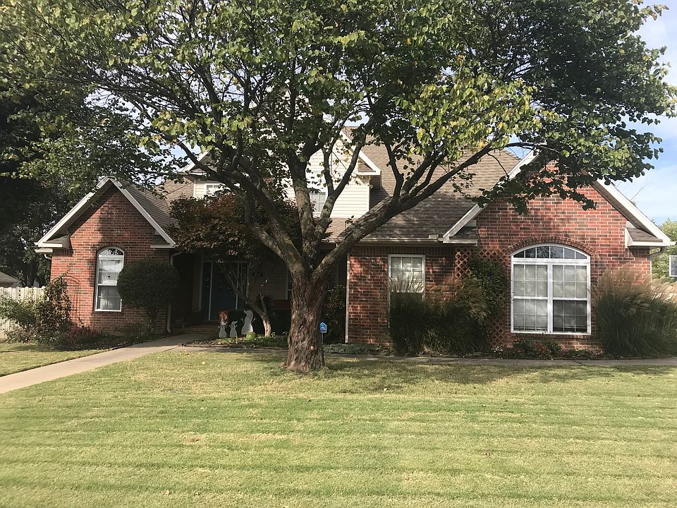 1st image of 2803 SE 5th St