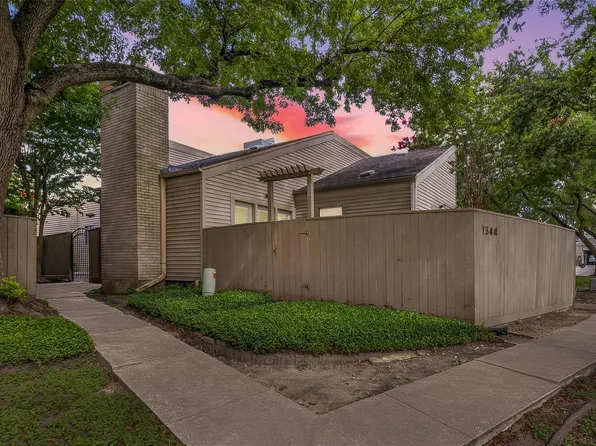 1344 Chardonnay Dr, Houston, TX 77077