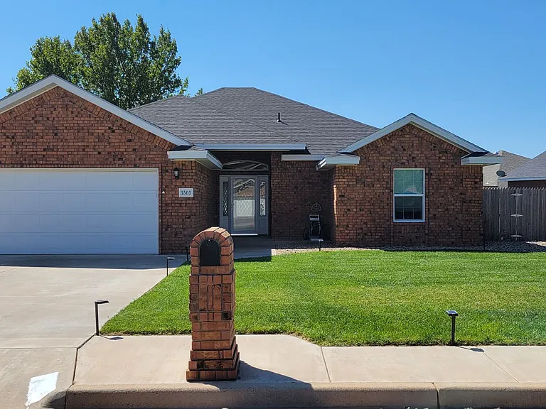 3505 Benjamin Davis Dr — Photo 1