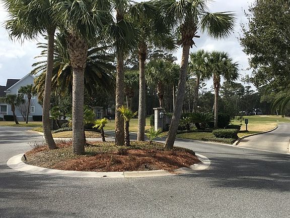 2nd image of 19 Country Club Ct