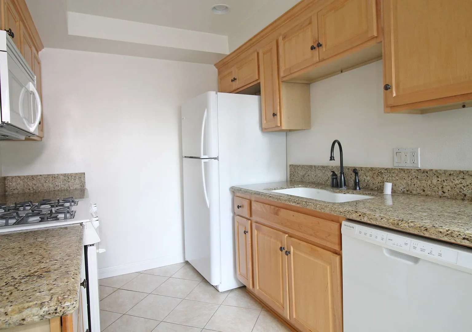 1126 Cypress Avenue — Photo 4