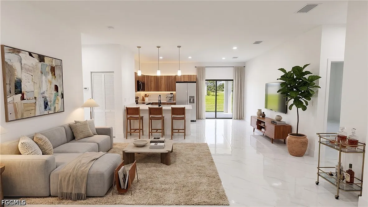 3 bed, 2.0 bath, 1294 sqft, $1,900 — Photo 3