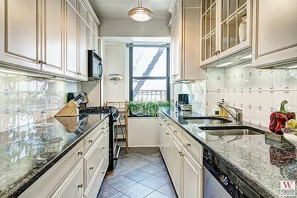 Sold by Wohlfarth & Associates Inc | media 18