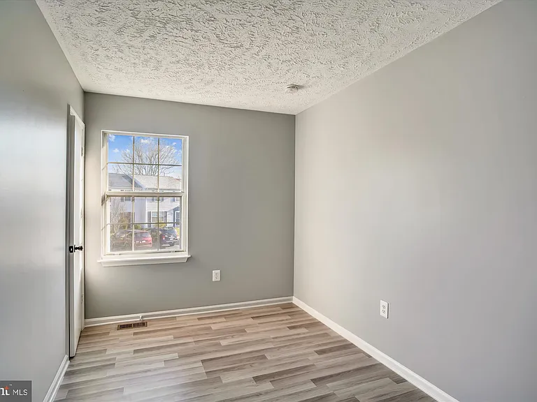 8603 Woodhue Ct — Photo 14