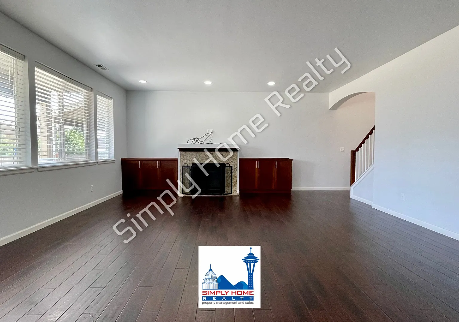 Welcome to this Spacious 4 bedroom, 3.5 bath Home in the Heart of Yelm! — Photo 3
