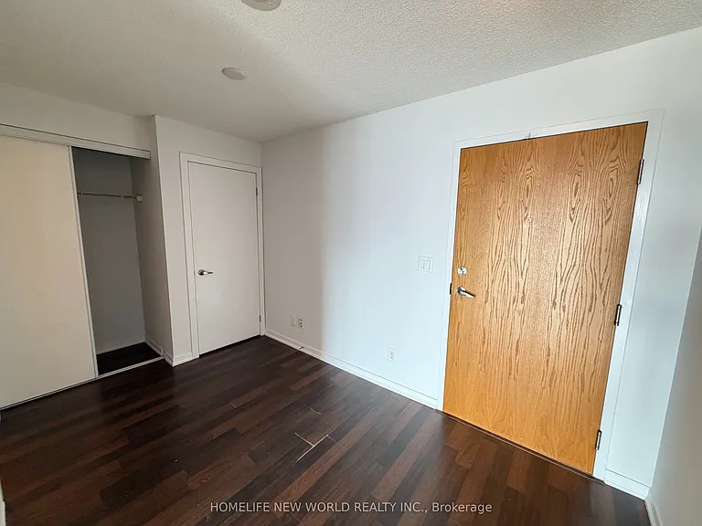 20 Joe Shuster Way #1017 — Photo 6