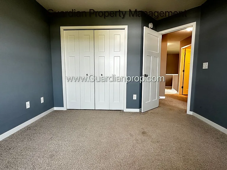 11920 Emery Village Dr N — Photo 14