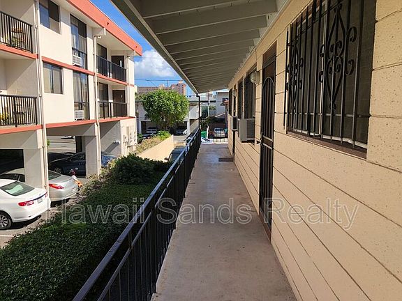2nd image of 720 Birch St APT C
