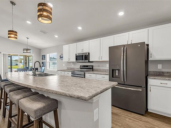 5th image of 909 Inverness Way