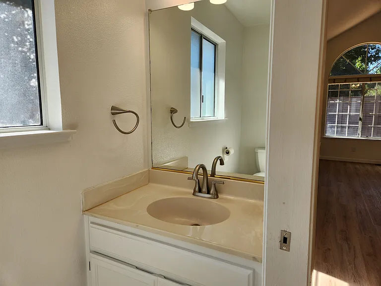 2179 Zinfandel Ave — Photo 14