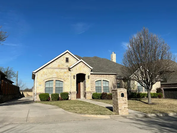 3229 Evans Dr, North Richland Hills, TX 76180