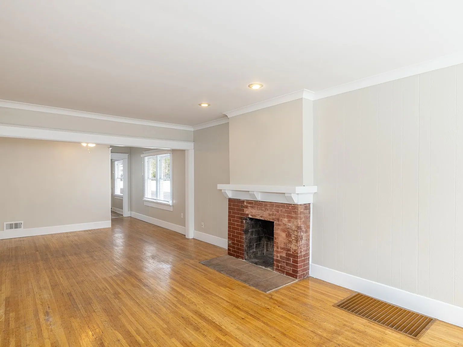 4 bed, 2050 sqft, $2,395 — Photo 4