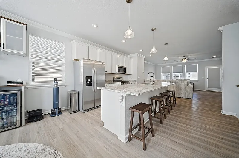 3 bed, 3.5 bath, 2228 sqft, $3,200 — Photo 2
