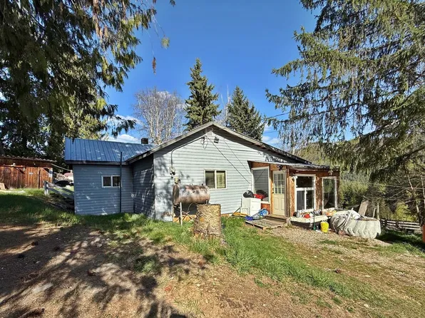 3437 Yellowhead Hwy, Vavenby, BC V0E 3A0