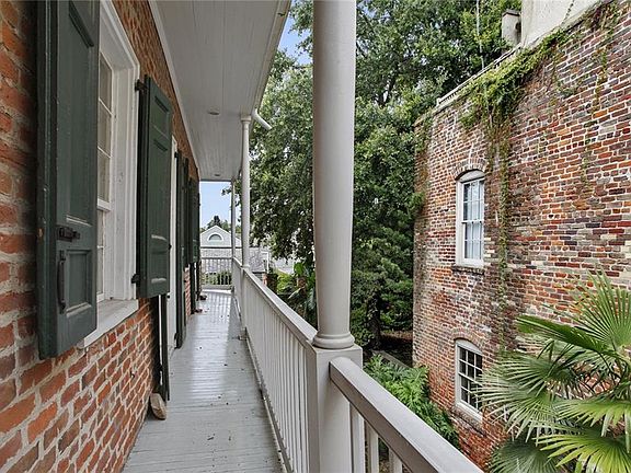 2nd image of 927 Toulouse St #6