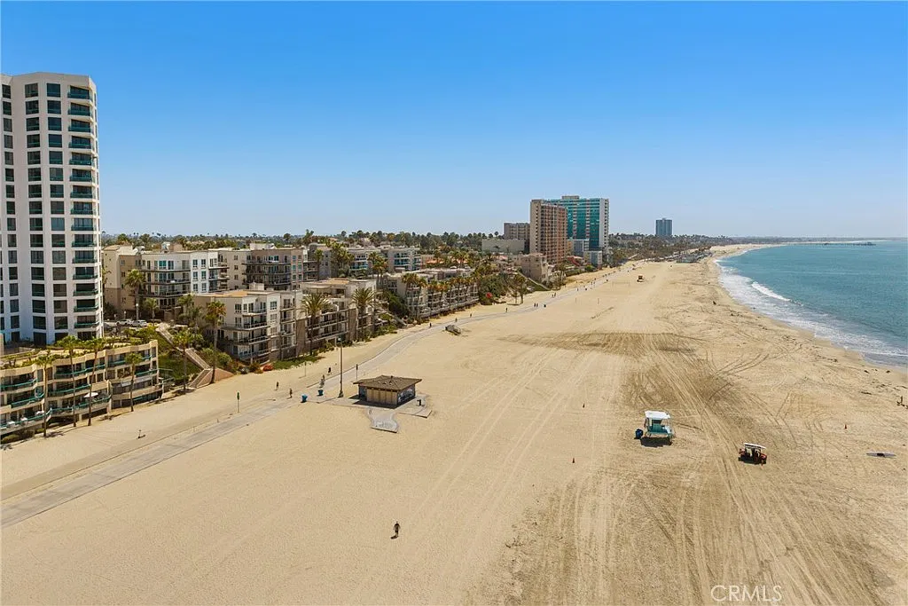 2 bed, 954 sqft, $3,495 — Photo 3