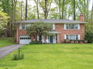 9131 Maywood Ln, Fairfax, VA 22031