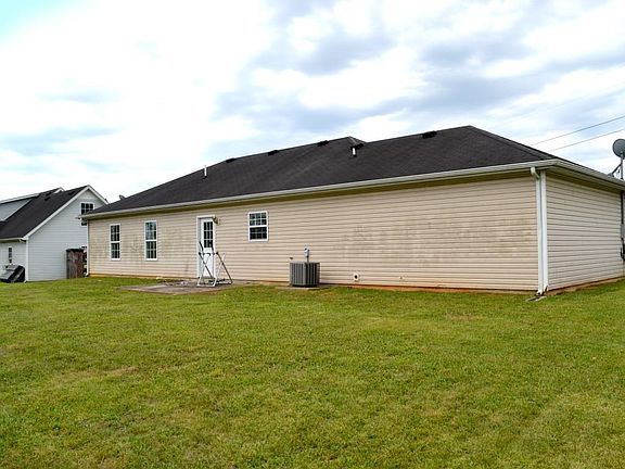 4th image of 308 Cottonwood Dr